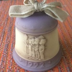 🌲Vintage Hummel Christmas Porcelain Bell